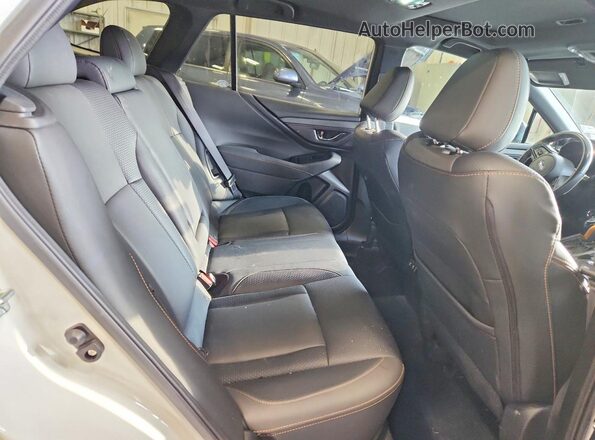 4S4BTGUD4N3111240 2022 SUBARU OUTBACK White Rear interior view
