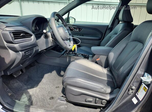 4S4SLDR6XT3028529 2026 SUBARU FORESTER Gray Widok wnętrza z przodu