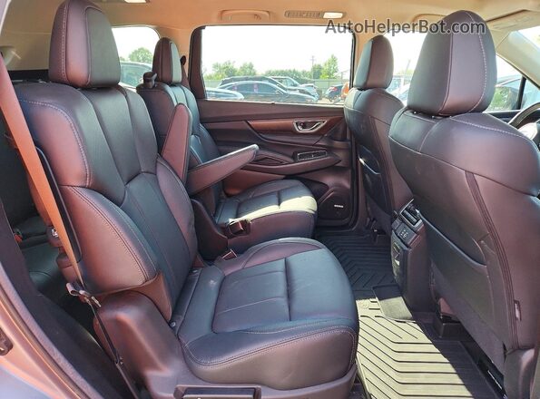 4S4WMAUDXS3403014 2025 SUBARU ASCENT Silver Rear interior view