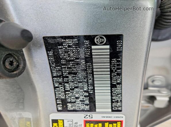 4T1B11HK5KU180228 2019 TOYOTA CAMRY Silver ძრავის განყოფილების ხედი