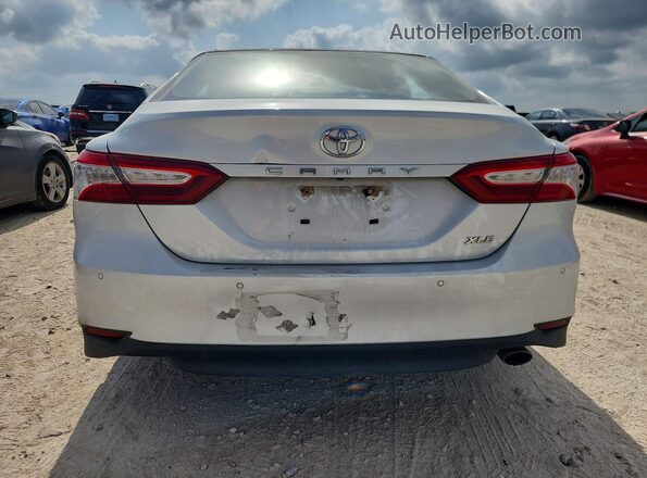 4T1B11HK8JU133094 2018 TOYOTA CAMRY Белый Вид сзади