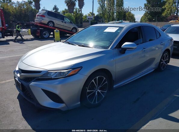 4T1B21HK5KU518630 2019 TOYOTA CAMRY HYBRID Silver წინა მარცხენა ხედი სამი მეოთხედიდან