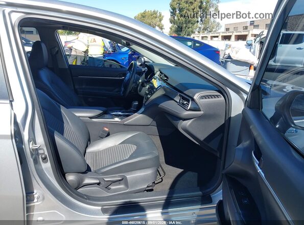 4T1B21HK5KU518630 2019 TOYOTA CAMRY HYBRID Silver წინა სალონის ხედი
