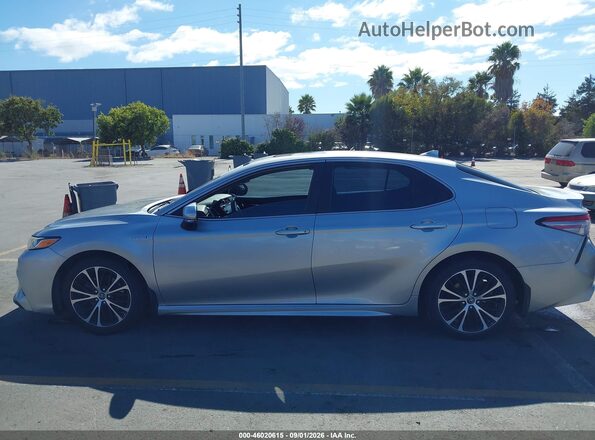 4T1B21HK5KU518630 2019 TOYOTA CAMRY HYBRID Silver სალონის 360-გრადუსიანი ხედი