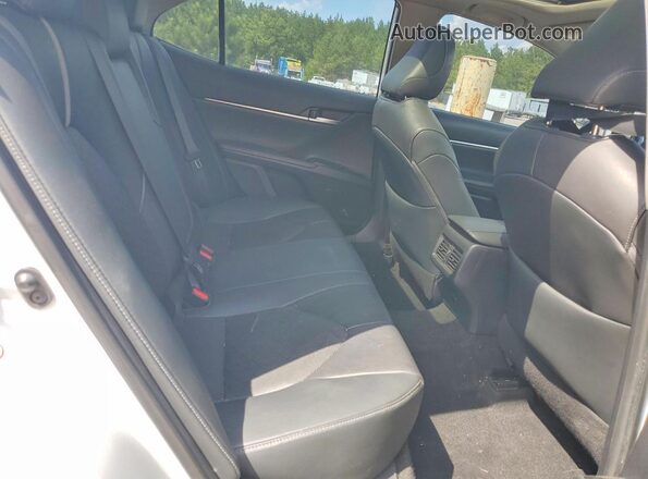 4T1B61HK4KU248746 2019 TOYOTA CAMRY White Widok tylnych siedzeń