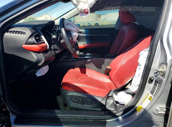 4T1B61HK5KU298149 2019 TOYOTA CAMRY Silver Вид салону спереду