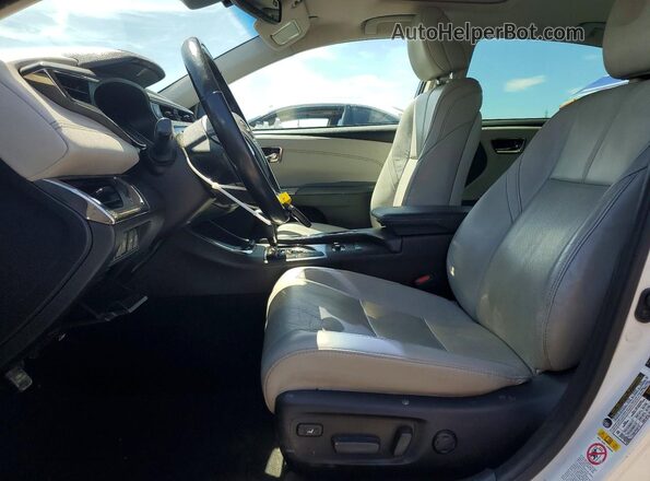 4T1BD1EBXHU059134 2017 TOYOTA AVALON White Front interior view