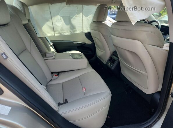 4T1BD1EBXJU062671 2018 TOYOTA AVALON Beige Rear seats view