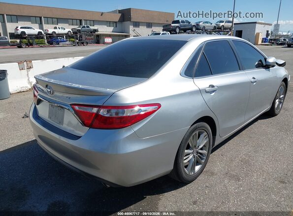 4T1BF1FK0GU206102 2016 TOYOTA CAMRY Silver Задня права чверть
