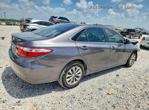 4T1BF1FK0HU802182 2017 TOYOTA CAMRY Gray უკანა მარჯვენა