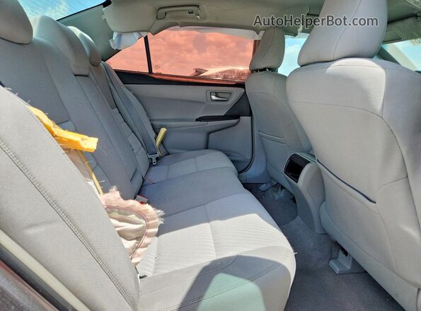 4T1BF1FK0HU802182 2017 TOYOTA CAMRY Gray უკანა სავარძლების ხედი