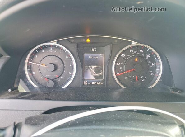 4T1BF1FK1GU210420 2016 TOYOTA CAMRY Black Вид щитка приладів