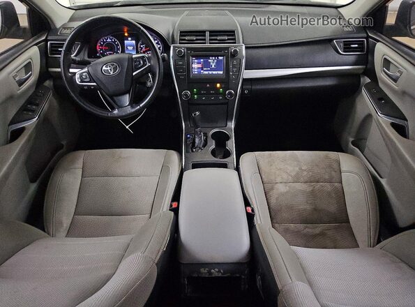 4T1BF1FK1HU686653 2017 TOYOTA CAMRY Серый Вид панели приборов
