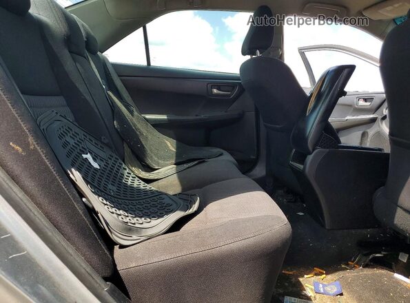 4T1BF1FK1HU723152 2017 TOYOTA CAMRY White Rear seats view