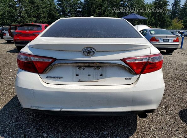 4T1BF1FK4GU153226 2016 TOYOTA CAMRY White უკანა ხედი