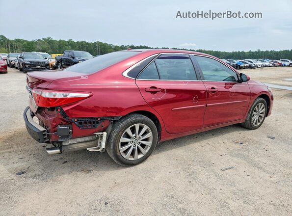 4T1BF1FK4HU711738 2017 TOYOTA CAMRY Red Trasero derecho