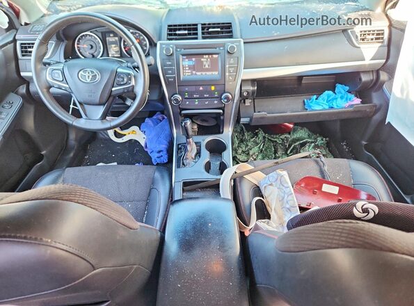 4T1BF1FK5HU758955 2017 TOYOTA CAMRY Red Առջևի վահանակի տեսք