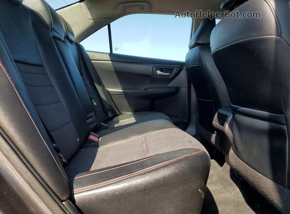4T1BF1FK6HU314726 2017 TOYOTA CAMRY Серый Вид задних сидений