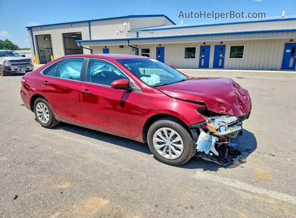 4T1BF1FK6HU664941 2017 TOYOTA CAMRY Maroon Przód prawy
