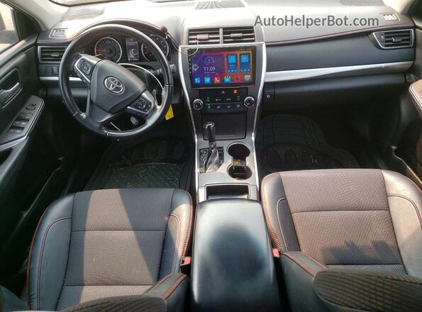 4T1BF1FK8GU190442 2016 TOYOTA CAMRY Серый Вид панели приборов