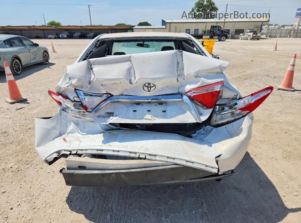 4T1BF1FK8HU384809 2017 TOYOTA CAMRY White Rear view