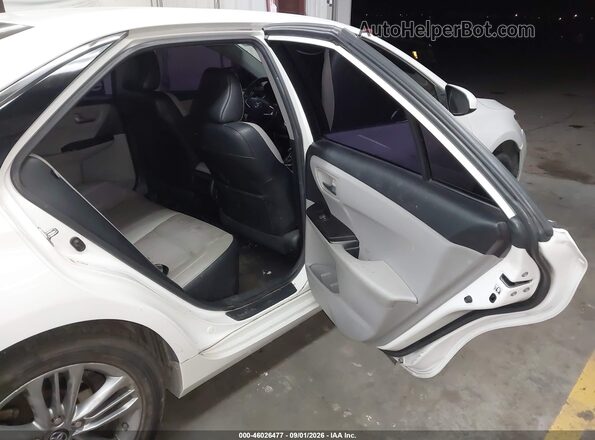 4T1BF1FK8HU384826 2017 TOYOTA CAMRY White Widok naklejki z numerem VIN