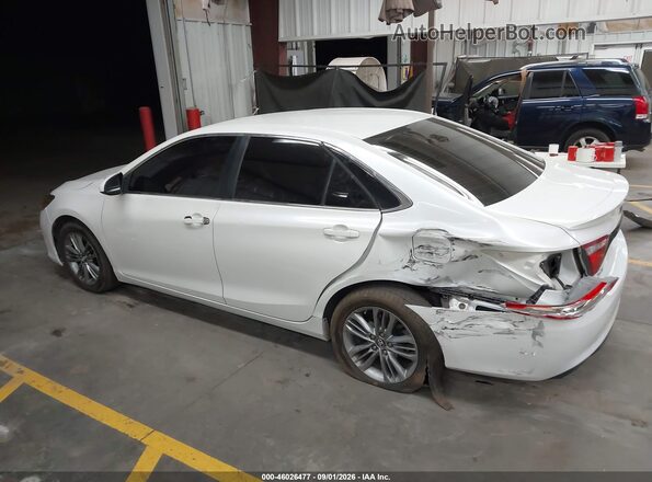 4T1BF1FK8HU384826 2017 TOYOTA CAMRY White Widok z przodu