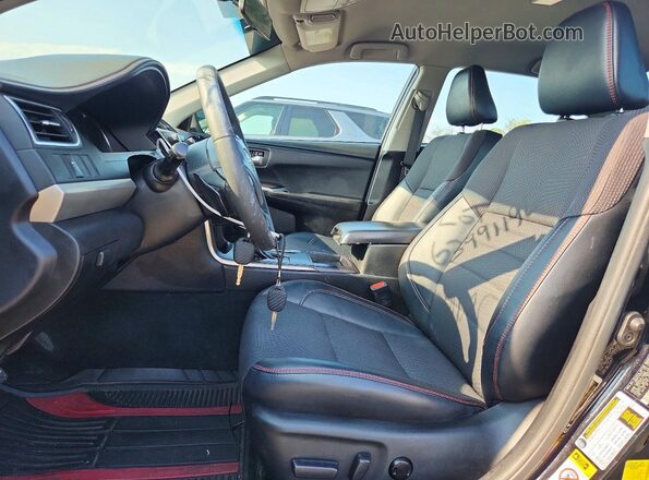 4T1BF1FK8HU756472 2017 TOYOTA CAMRY Black წინა სალონის ხედი