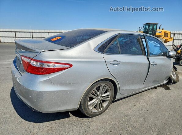 4T1BF1FKXGU232903 2016 TOYOTA CAMRY Silver Задня права чверть