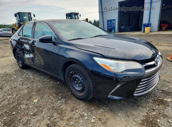 4T1BF1FKXHU802352 2017 TOYOTA CAMRY Черный Передняя правая четверть