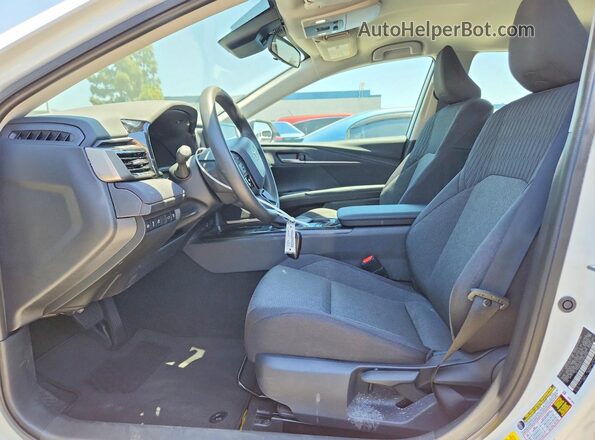 4T1DAACK0TU675079 2026 TOYOTA CAMRY White Front interior view