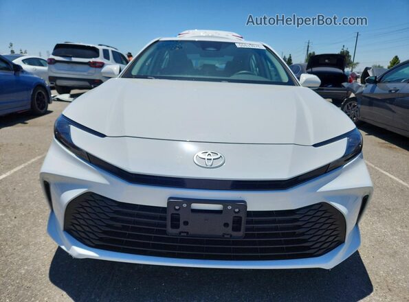 4T1DAACK0TU675079 2026 TOYOTA CAMRY White Front view