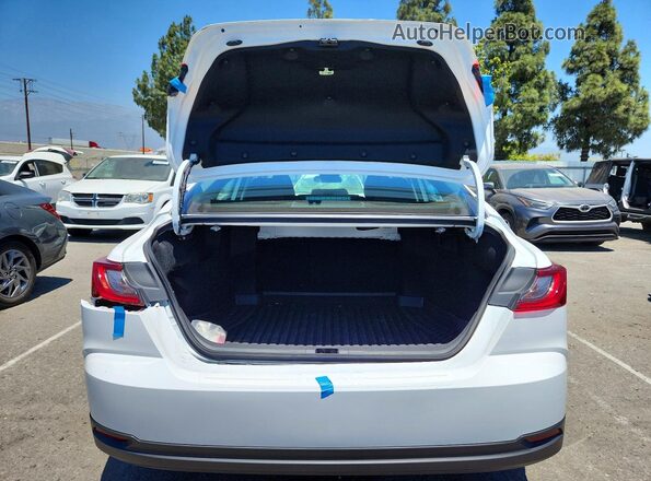 4T1DAACK0TU675079 2026 TOYOTA CAMRY White Rear view