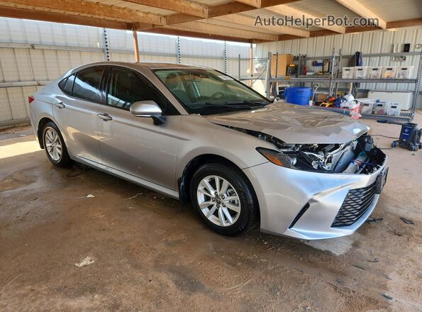 4T1DAACK1SU621286 2025 TOYOTA CAMRY Silver Առջևի աջ