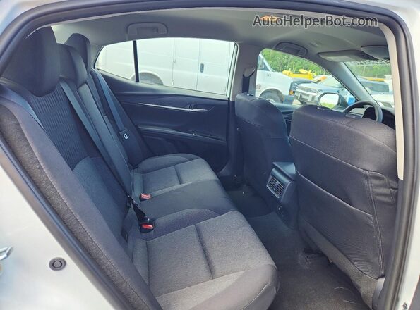 4T1DAACK1TU716772 2026 TOYOTA CAMRY White Вид задніх сидінь