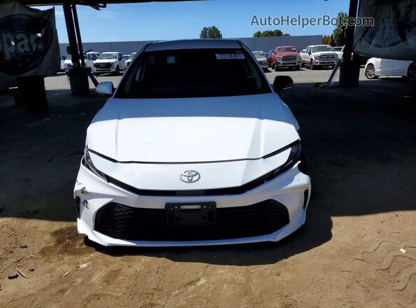 4T1DAACK2SU594051 2025 TOYOTA CAMRY White Դիմացի տեսք