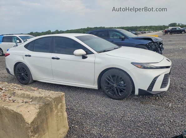 4T1DAACK3SU012328 2025 TOYOTA CAMRY Белый Передняя правая четверть