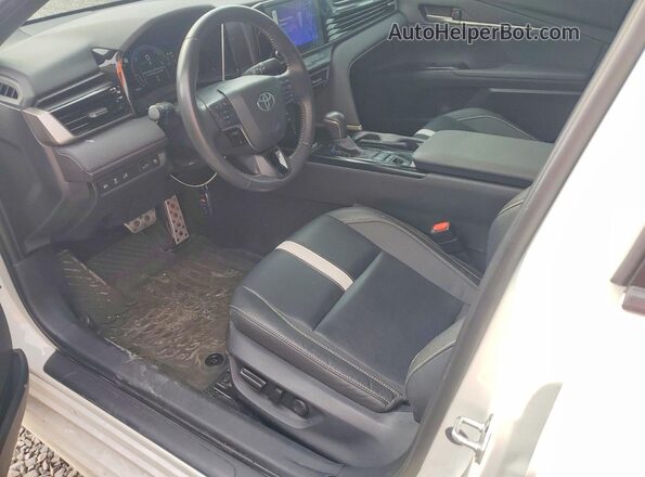 4T1DAACK3SU012328 2025 TOYOTA CAMRY Белый Вид панели приборов