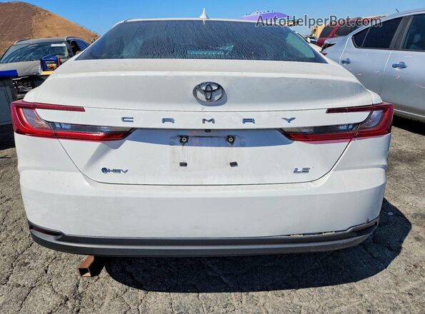 4T1DAACK3SU086056 2025 TOYOTA CAMRY Белый Вид сзади
