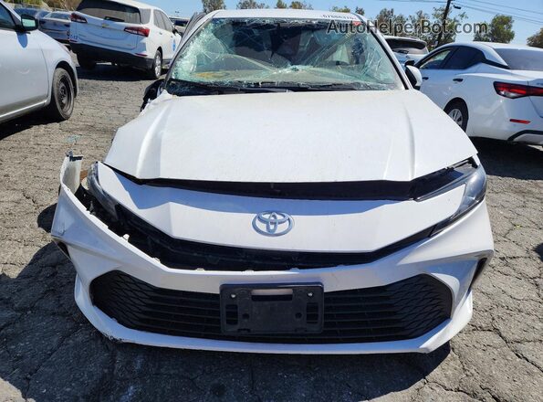 4T1DAACK3SU086056 2025 TOYOTA CAMRY Белый Вид спереди