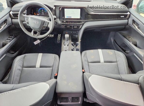 4T1DAACK5TU748222 2026 TOYOTA CAMRY White Vista del salpicadero