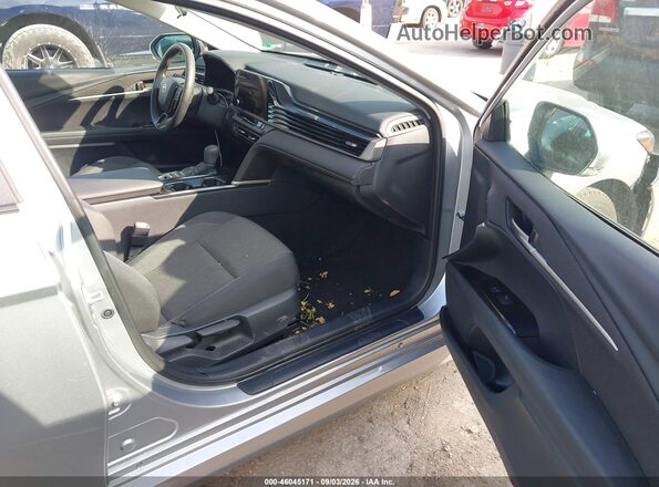 4T1DAACK6SU606346 2025 TOYOTA CAMRY Silver Вид салону спереду