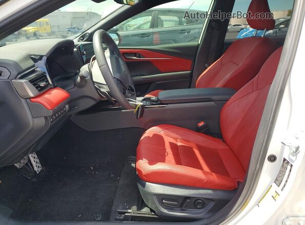 4T1DAACK6TU257609 2026 TOYOTA CAMRY Белый Вид салона спереди