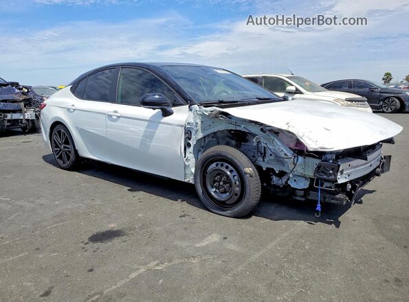 4T1DAACK6TU257609 2026 TOYOTA CAMRY Белый Передняя правая четверть