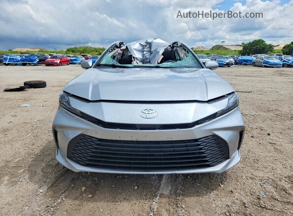 4T1DAACK7TU655413 2026 TOYOTA CAMRY Silver Вид спереду