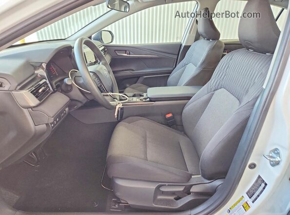 4T1DAACK8TU669465 2026 TOYOTA CAMRY White Вид салону спереду
