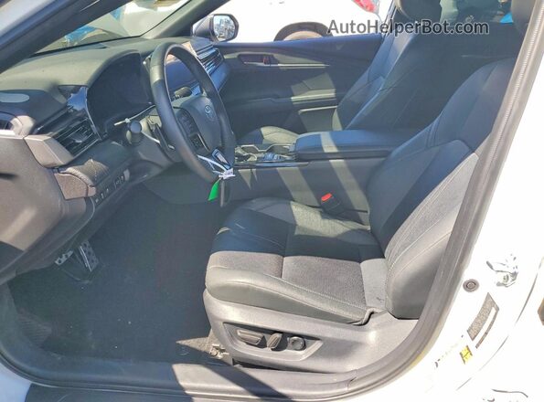 4T1DAACK9SU137995 2025 TOYOTA CAMRY White Front interior view