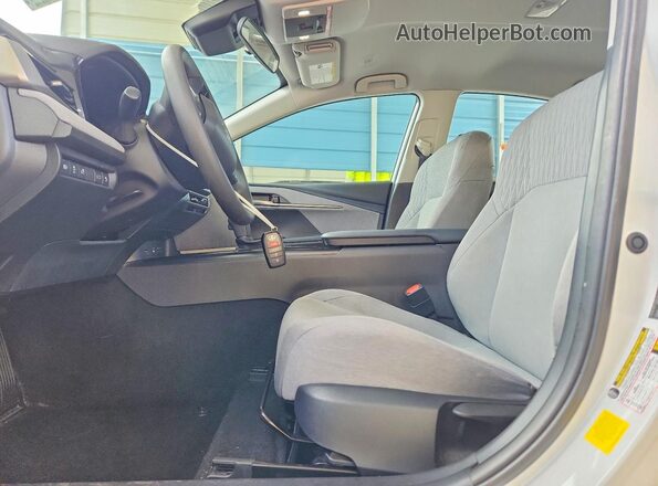 4T1DAACK9SU198750 2025 TOYOTA CAMRY White Вид салону спереду