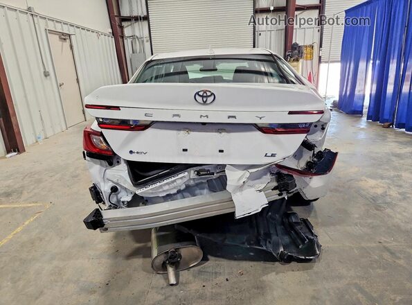 4T1DAACK9TU277627 2026 TOYOTA CAMRY White Вид ззаду
