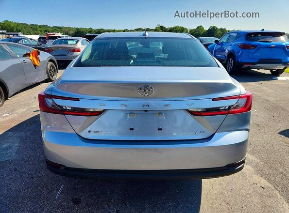 4T1DAACK9TU718107 2026 TOYOTA CAMRY Silver Вид ззаду